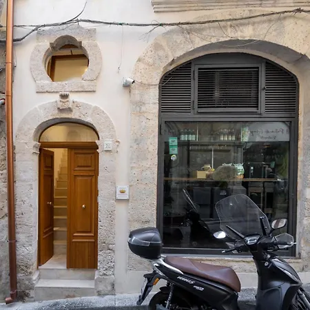 Palazzo Amalfitania By Dimore In Sicily